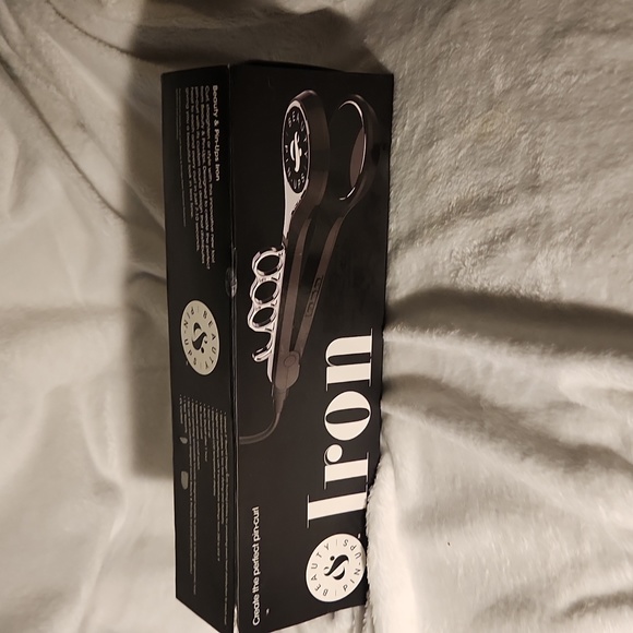 Beauty and Pin-up Design of the iron is the perfect tip for curling pins - Picture 8 of 8